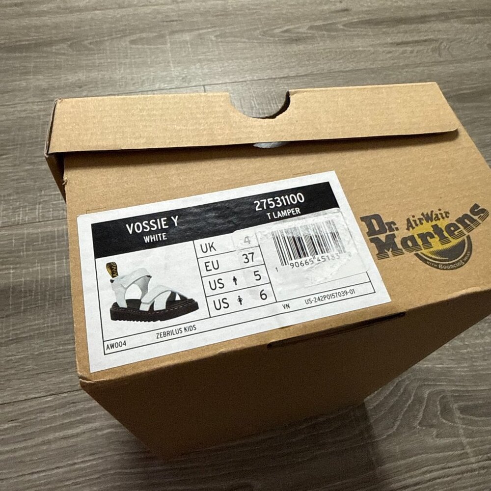 NIB Dr. Martens Vossie Y T Lamper White Unisex Big Kids Sandals Girls Size 6 - Picture 7 of 7